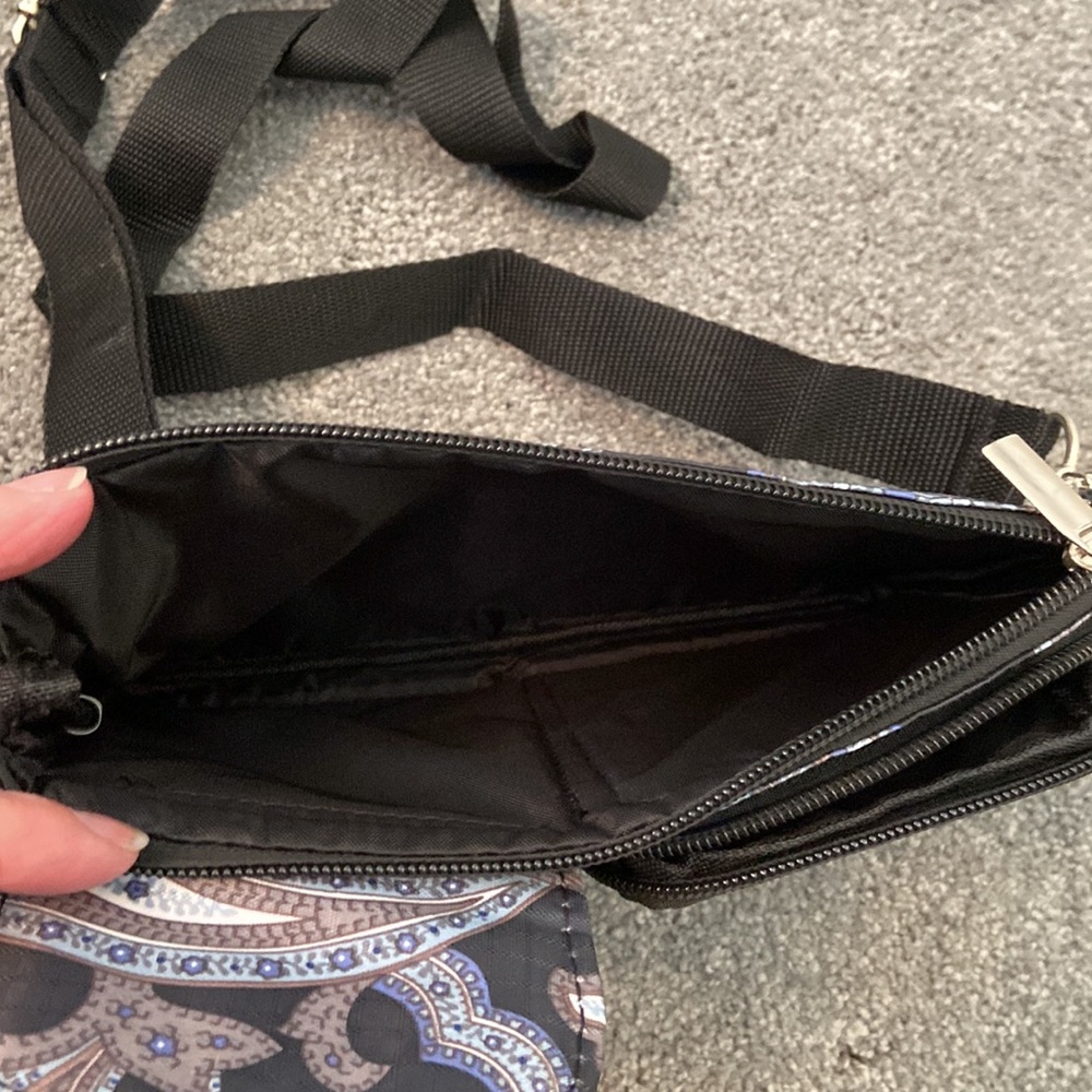 2 crossbody purses - Picture 8 of 9
